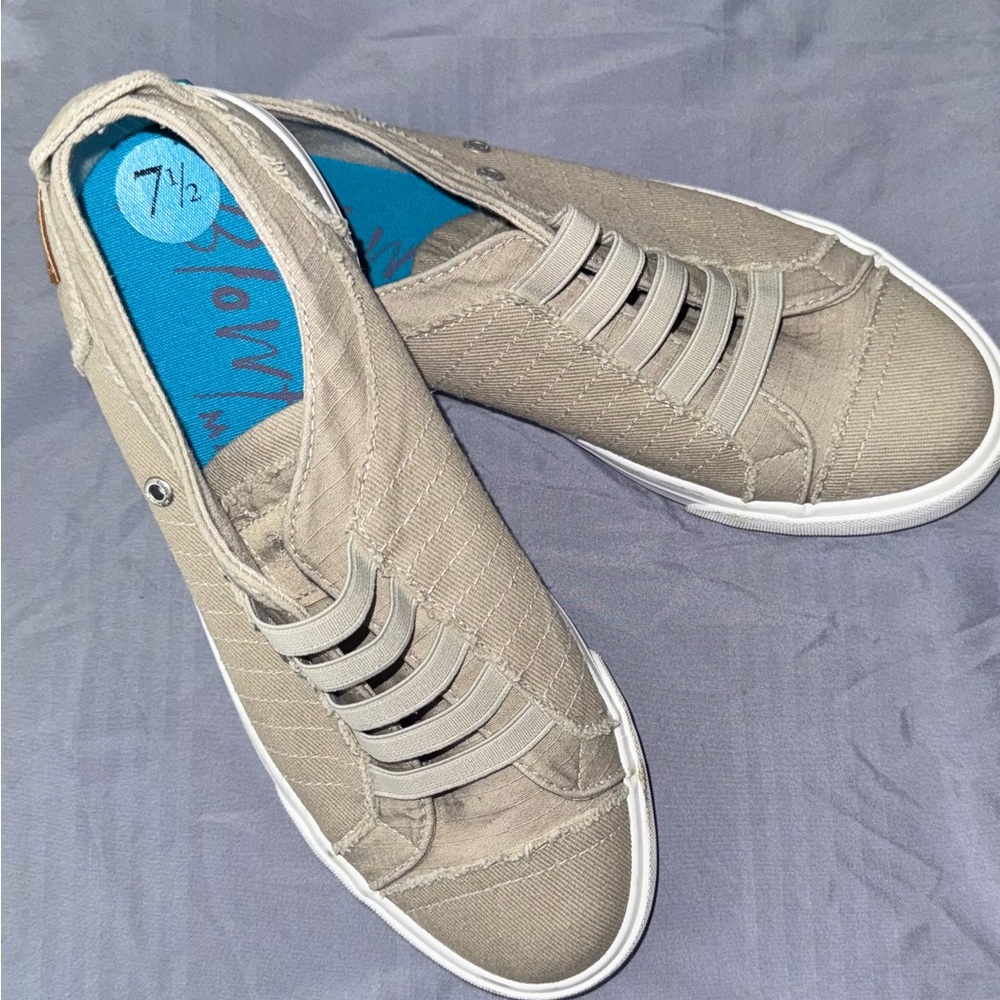 Blowfish Women’s Tan Slip-On Shoes